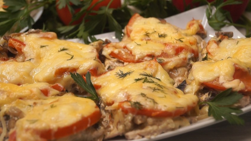 Вкусное и сочное мясо по-французски