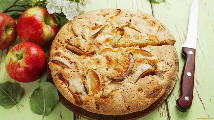 Песочный пирог с творогом и яблоками