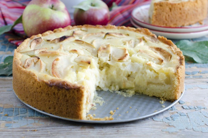 Шарлотка с яблоками Юлии Высоцкой