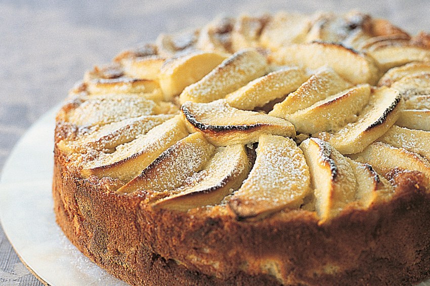 Шарлотка с яблоками классический