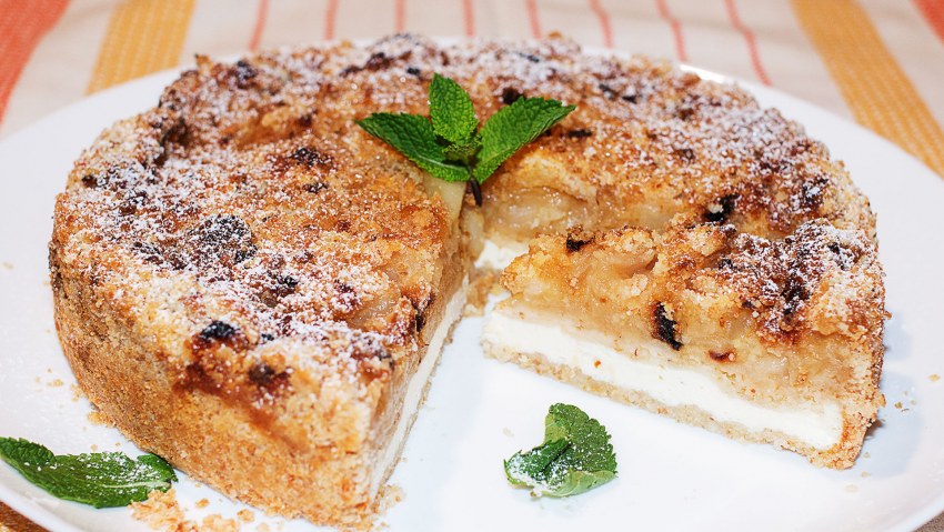 Песочный пирог с яблоками