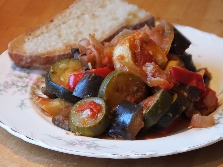 Мясо с гарниром Рататуй