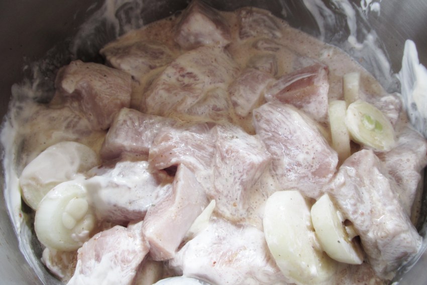 Мясо в кефирном маринаде
