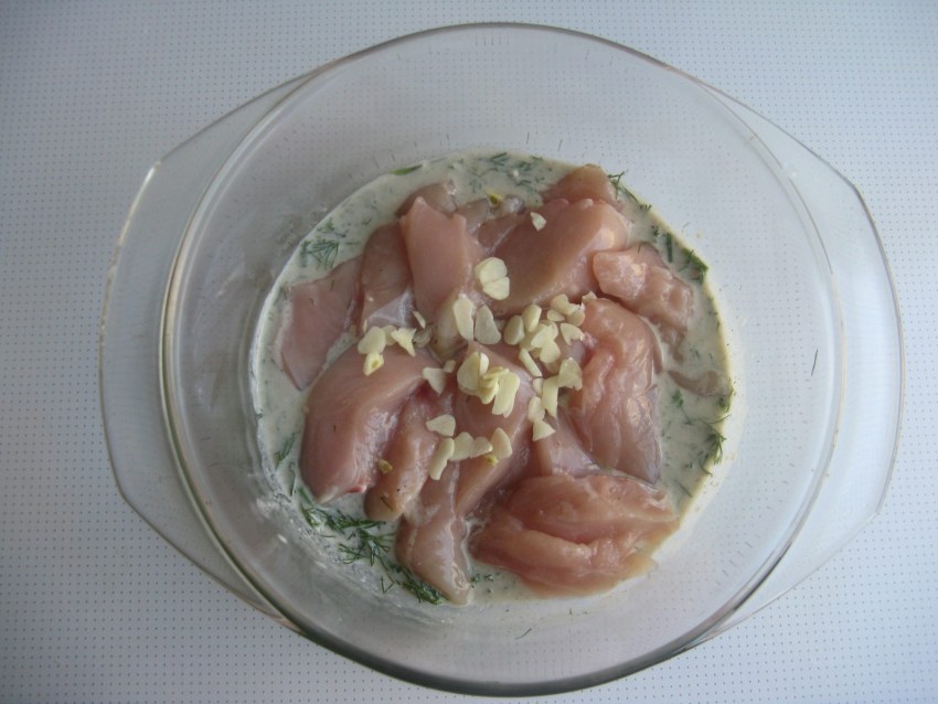 Грудка куриная маринованная в кефире на сковороде