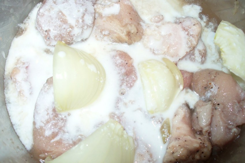 Мясо в кефирном маринаде