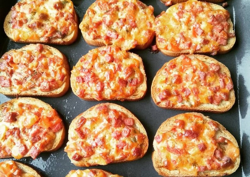 Мини пицца из батона
