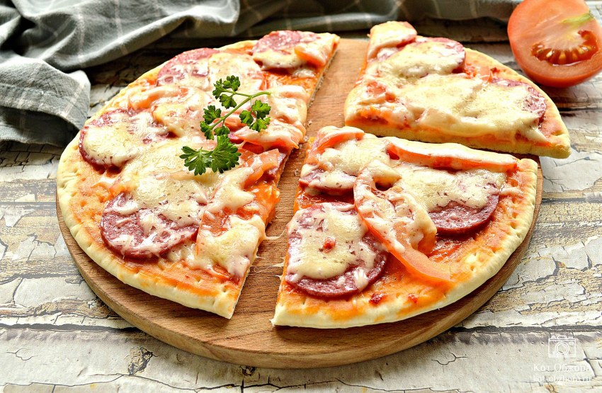 Бутерброды с колбасой и сыром в духовке
