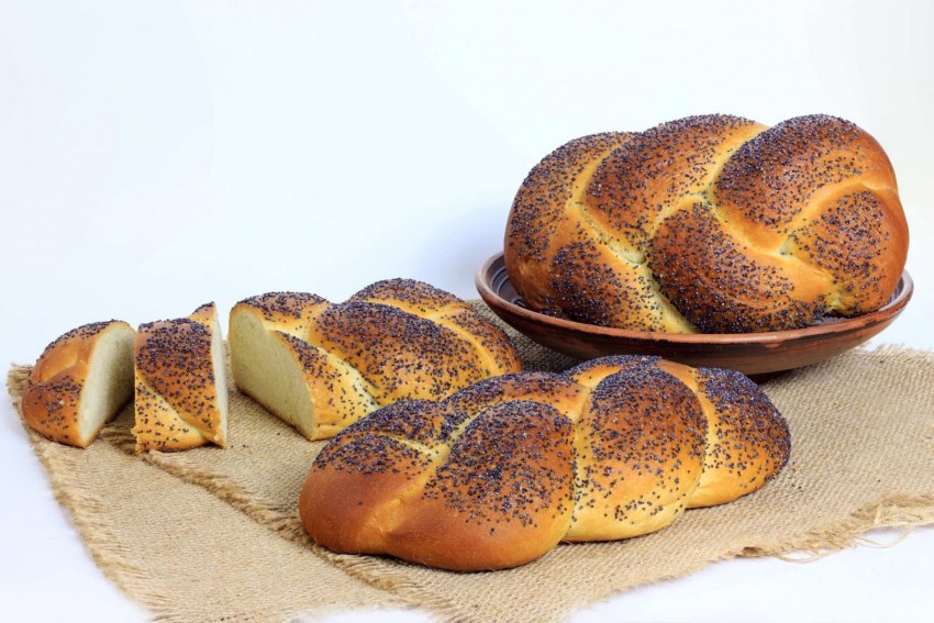 Булочка косичкой с мако