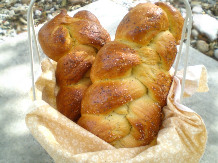 Формовка булочек с маком