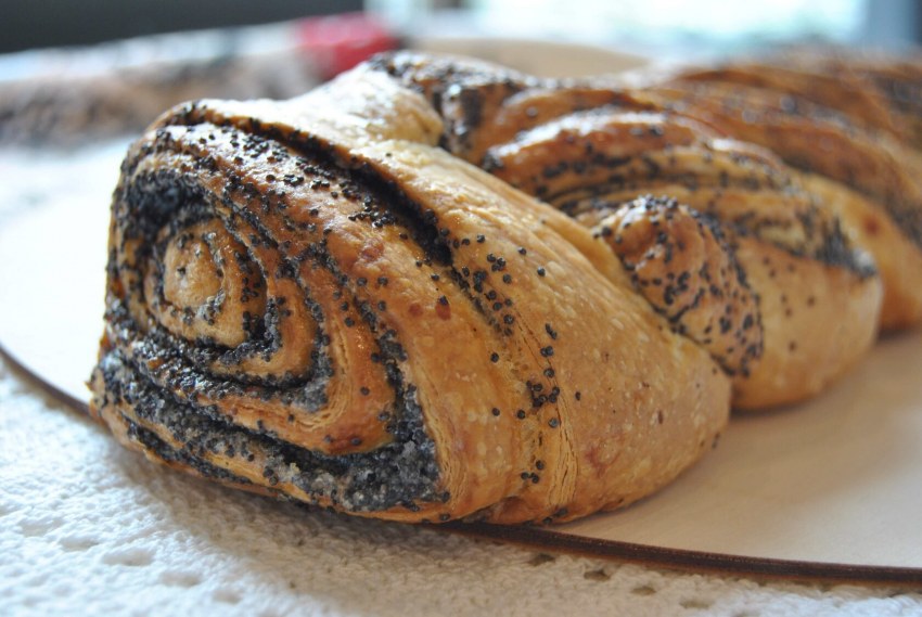 Слойка с маком