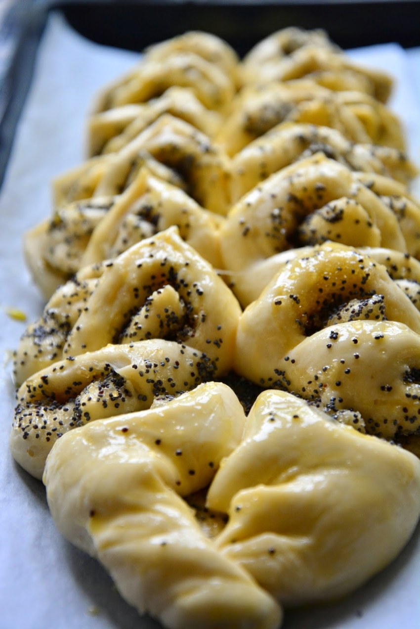 Красивая выпечка с маком