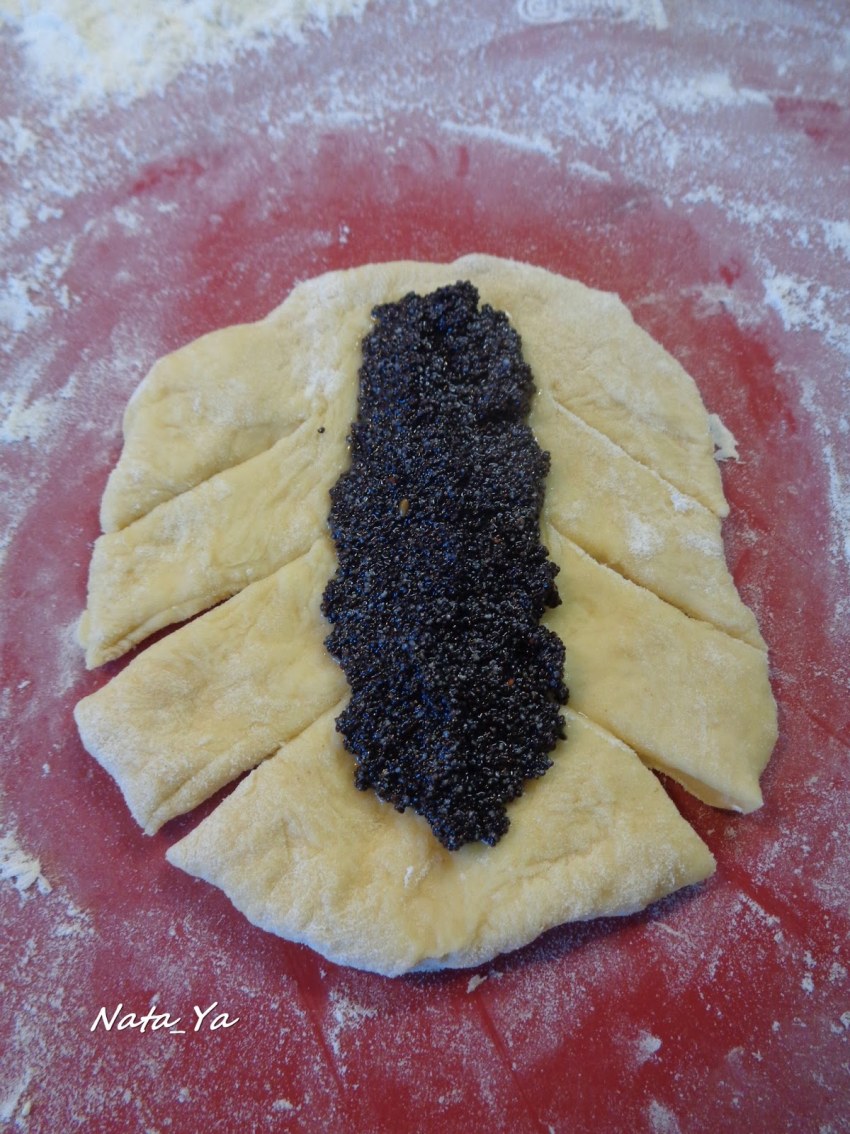 Булочка косичка с маком