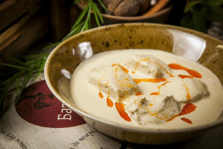 Курица с грецкими орехами по-грузински сациви