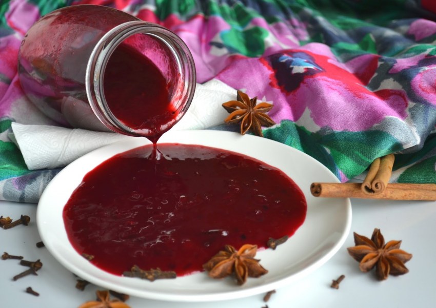 Баночка с вишневой начинкой