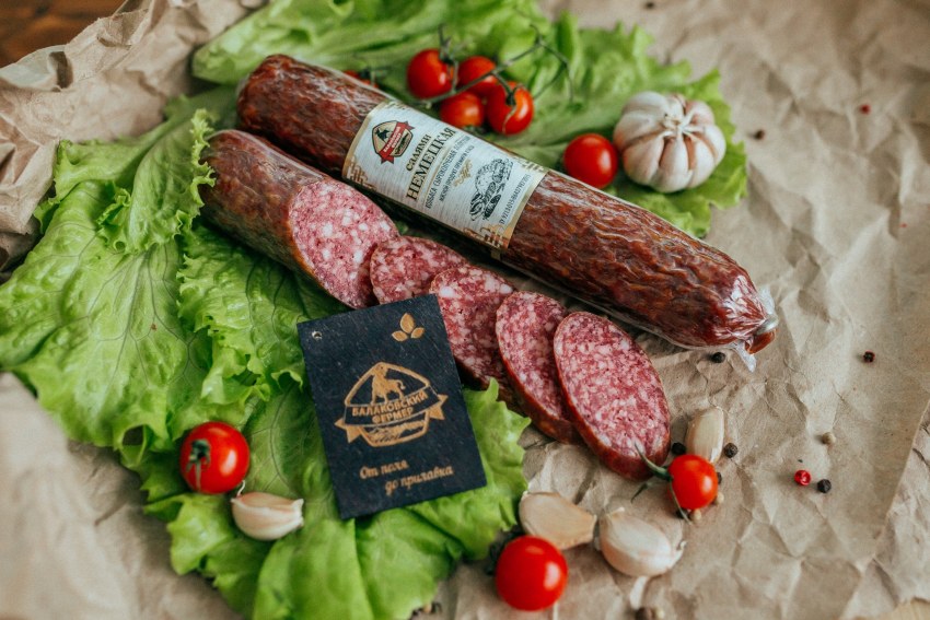 Колбаса Великолукская сырокопченая