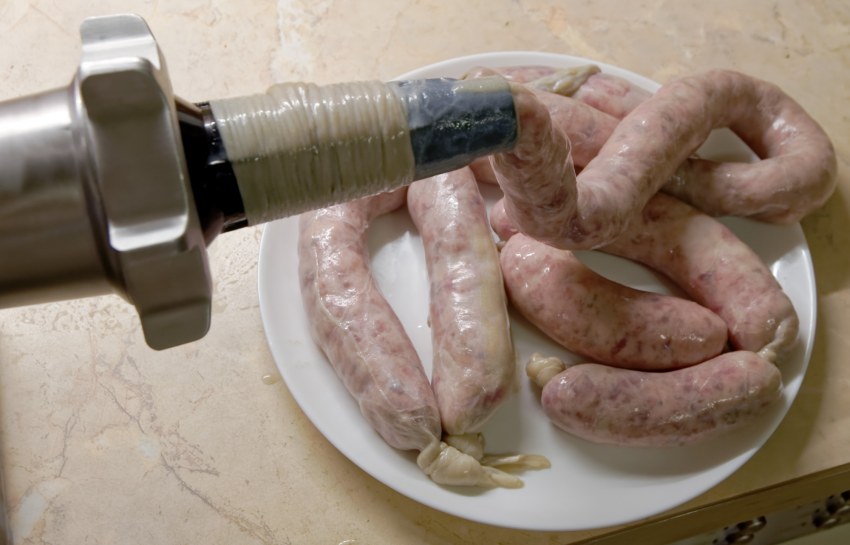Колбаски через мясорубку