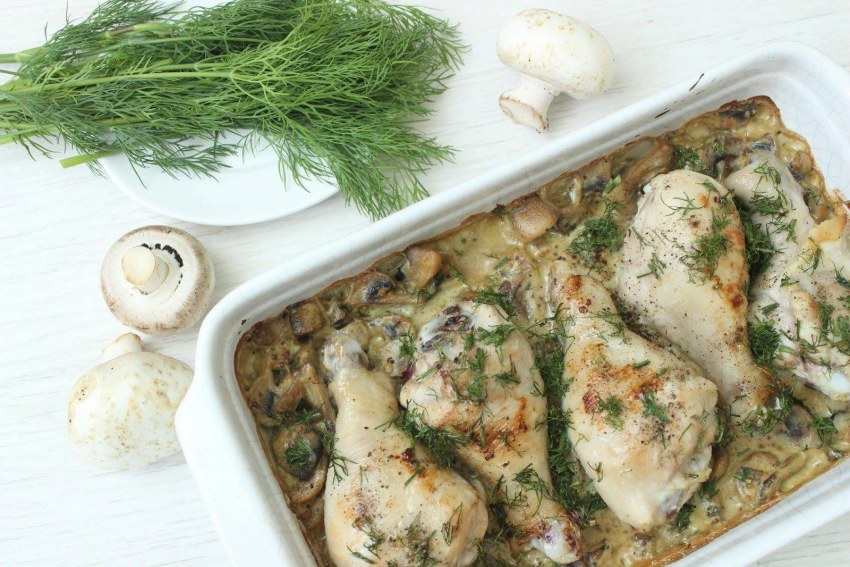 Куриные ножки в сметанном соусе