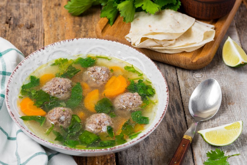 Суп-пюре картофельный с гренками