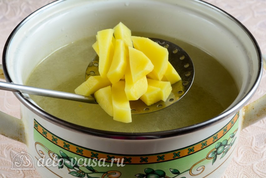 Картофель в бульоне