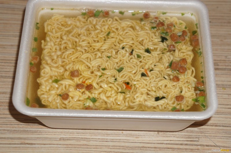 Куриная лапша доширак