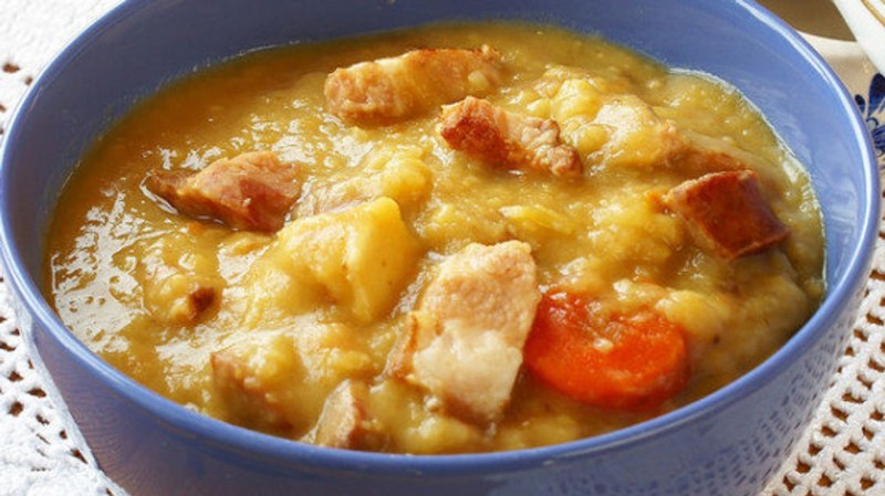 Гороховая каша с тушенкой