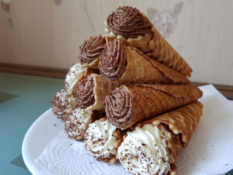 Десерт трубочки с кремом