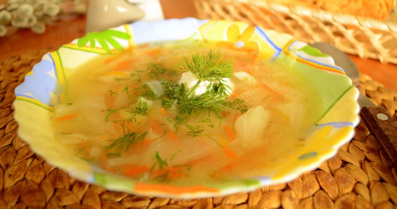 Щи из квашеной медвежатины с маринованной редькой и тушеной фасолью