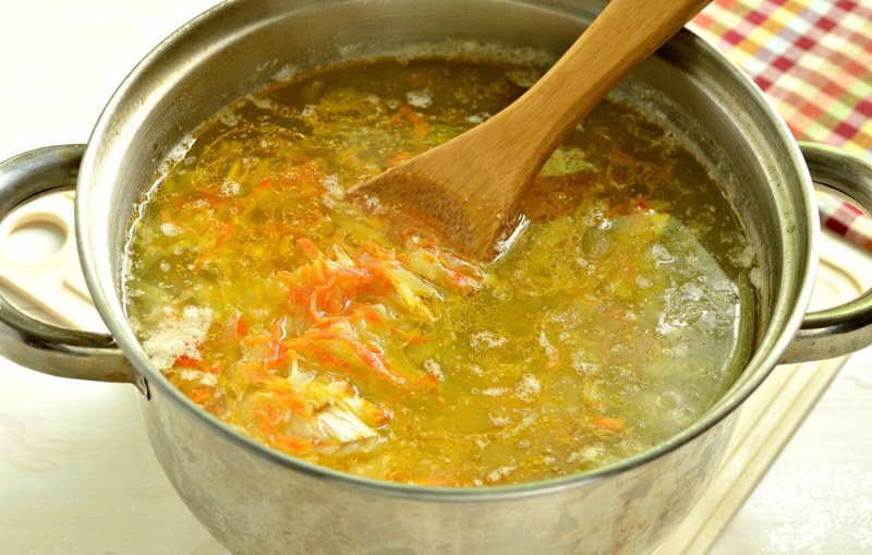 Щи из свежей капусты с фасолью