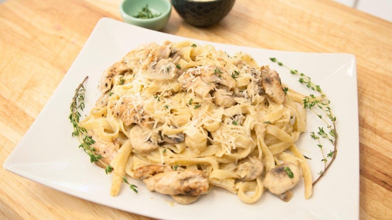 Паста фетучини с курицей