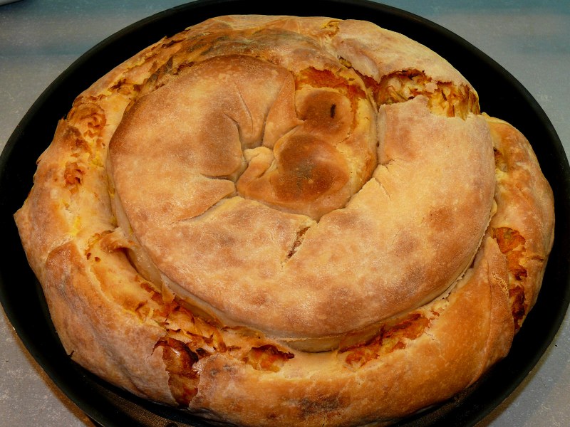 Еда с тестом и мясом