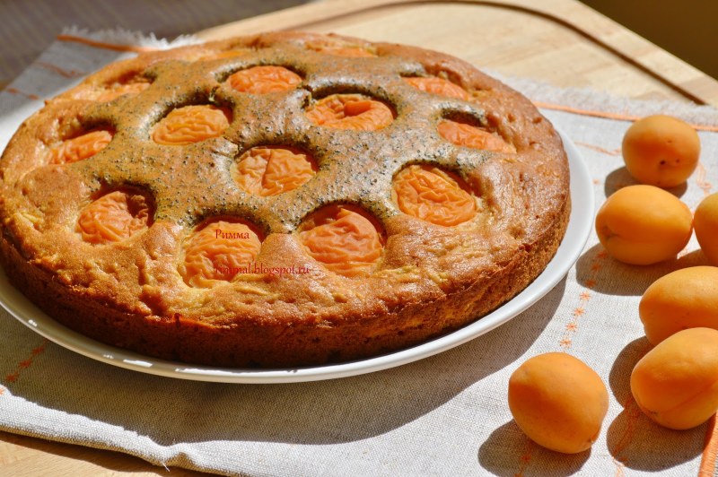 Пирог с персиками