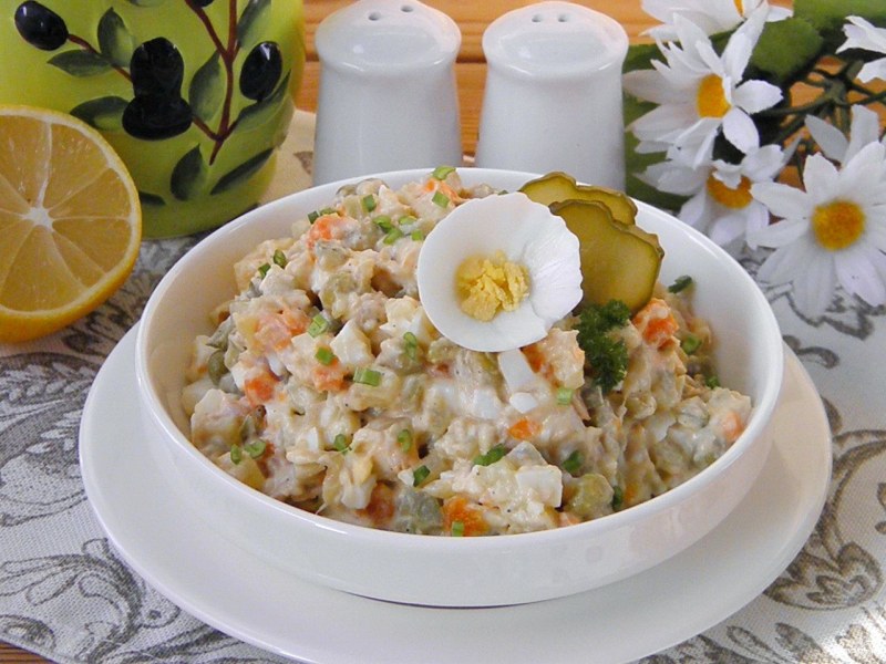 Салат столичный