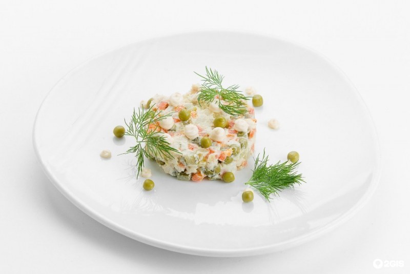 Салат столичный с курицей