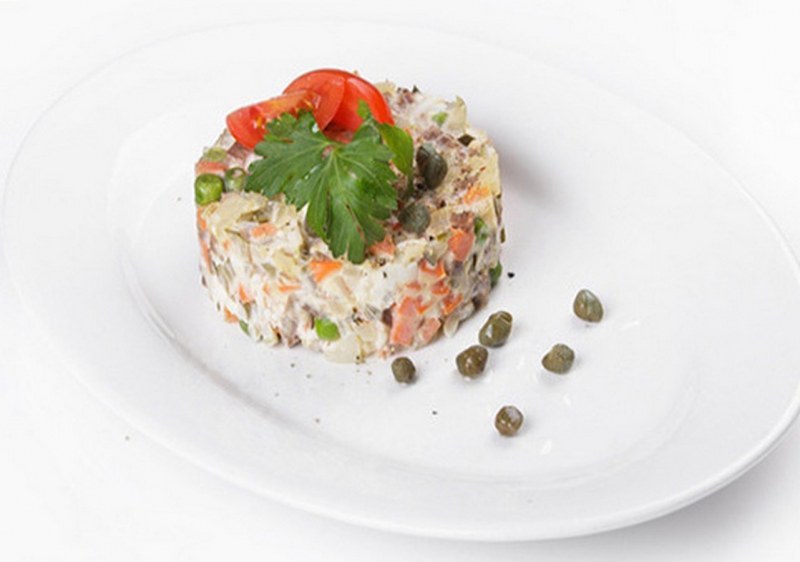 Украшение мясного салата