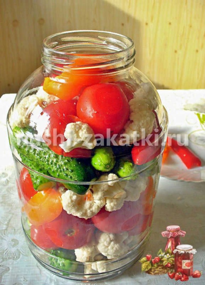 Помидоры с капустой
