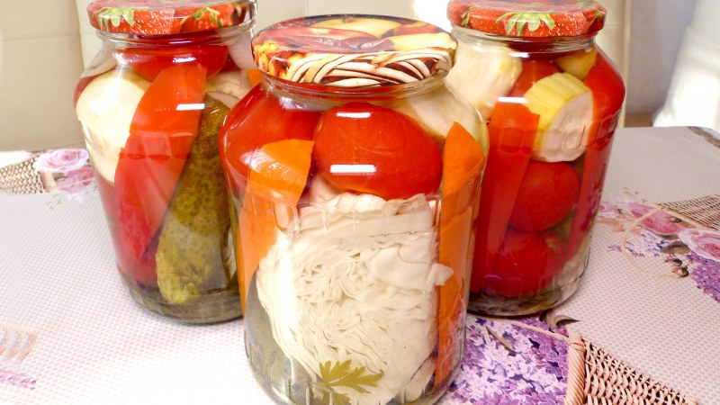 Маринованное ассорти из овощей на зиму