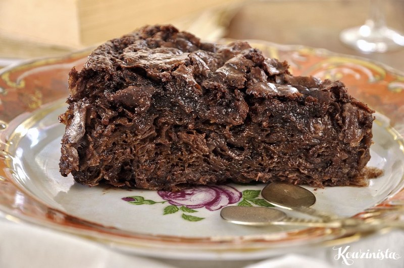 Шоколадный десерт из манки и какао
