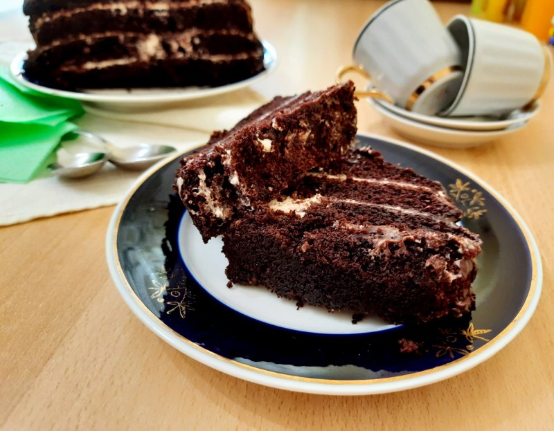 Tpot Cake hot