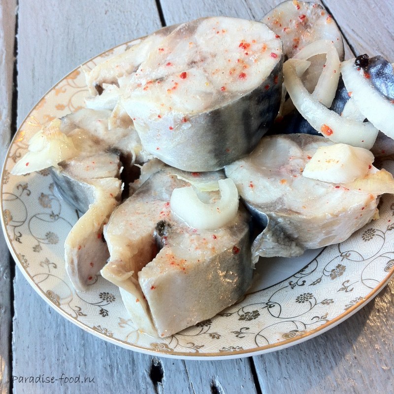 Малосольная рыба скумбрия