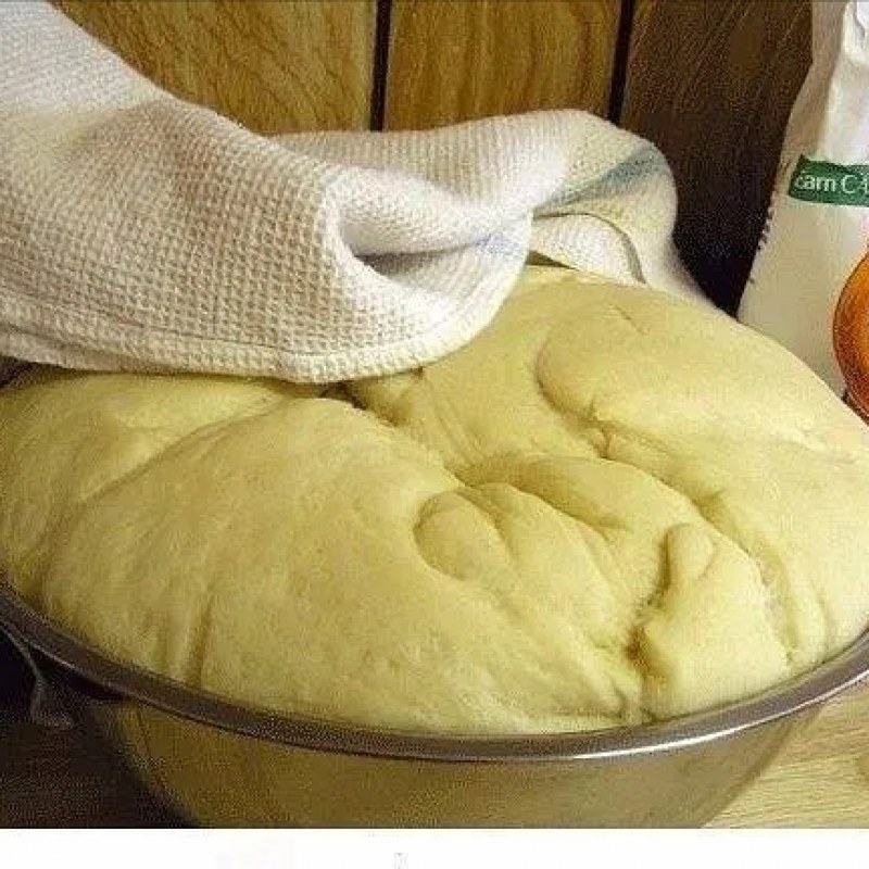 Замес дрожжевого теста