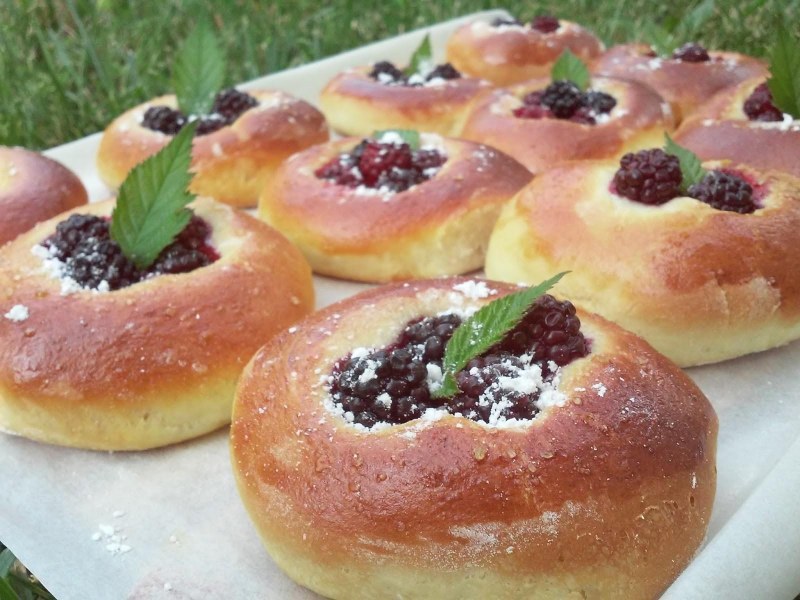 Булочки с вареньем