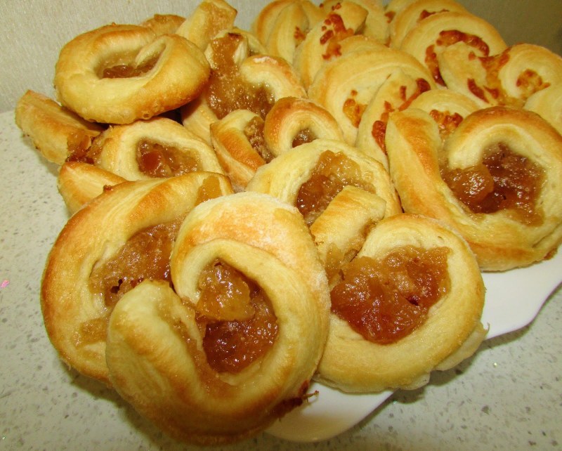 Булочки с малиновым джемом