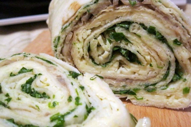 Рулетики из лаваша с картошкой и сельдью