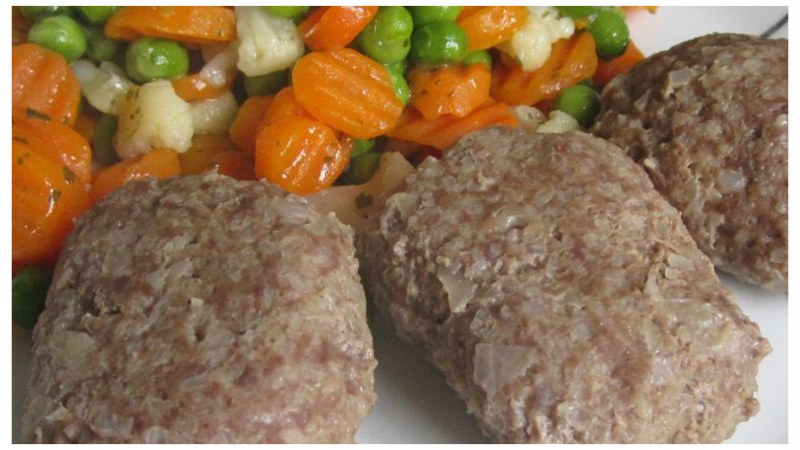 Биточки мясные паровые