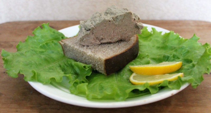Буше с паштетом из куриной печени