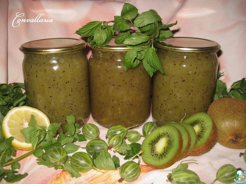 Компот из крыжовника с мятой и лимоном