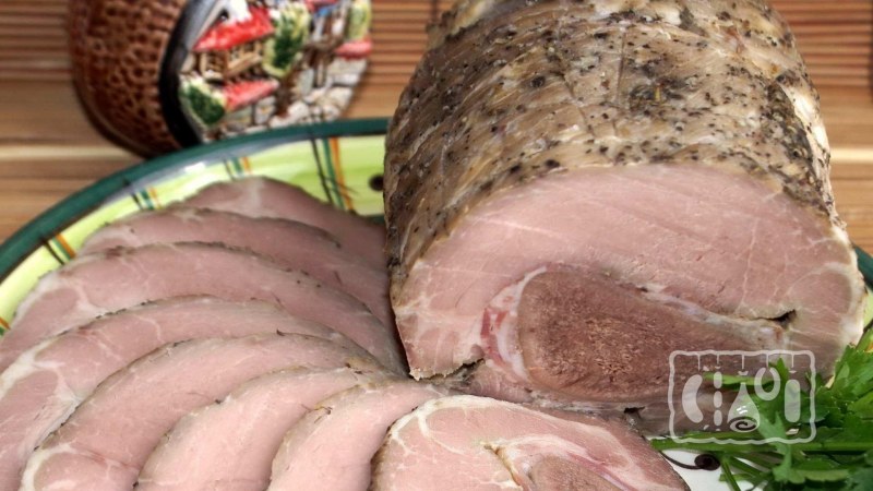Мясной рулет поркетта