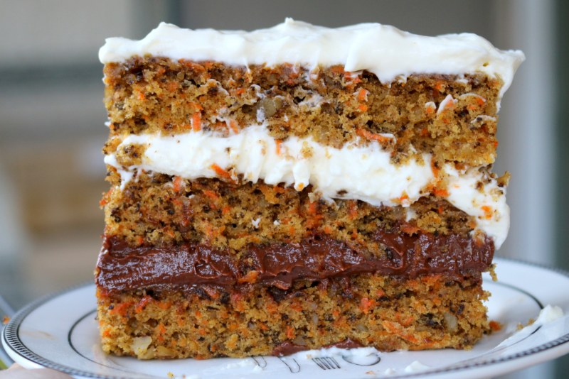 Торт с грецкими орехами и сметанным кремом