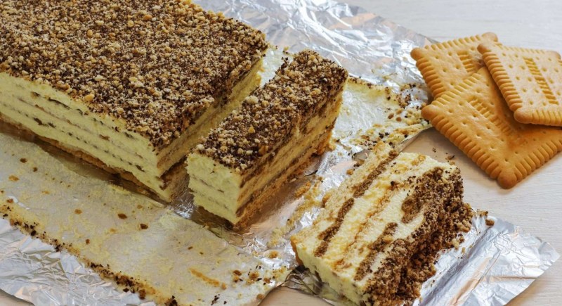 Торт из печенья без выпечки