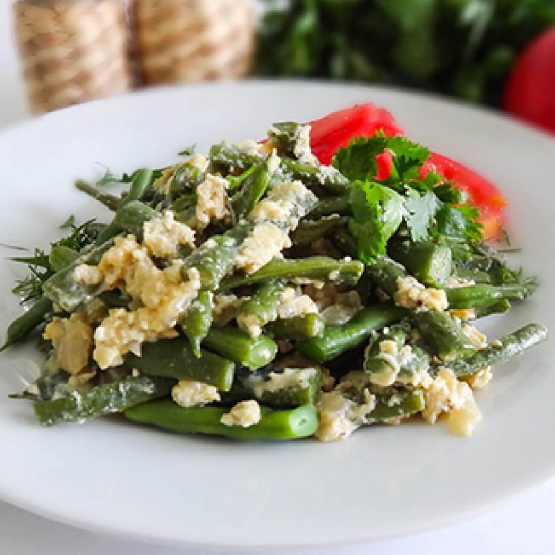 Зелёная фасоль стручковая с яйцом